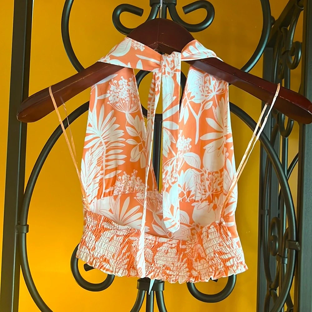 KENDALL + KYLIE Hawaiian Leaf Halter Top - Picture 2 of 4